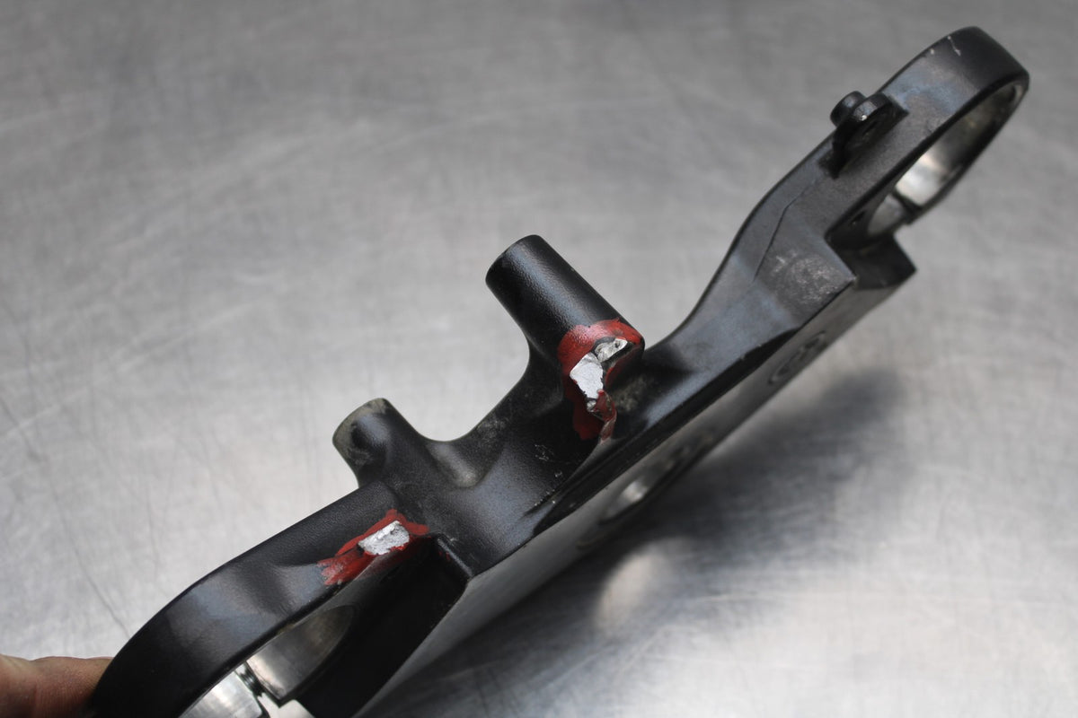 03-05 YAMAHA YZF R6  FORKS UPPER TRIPLE TREE CLAMP BB793