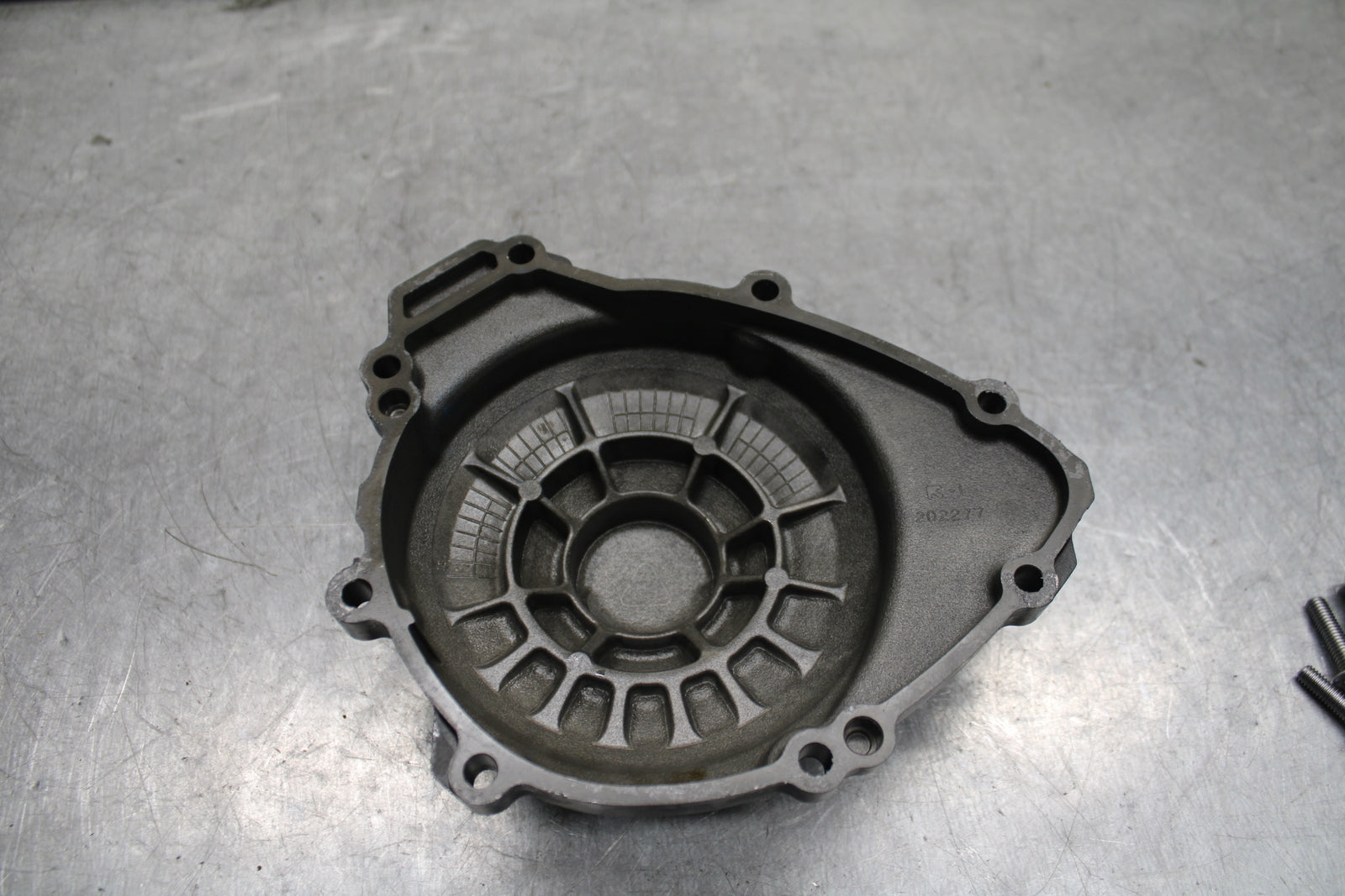 09-14 YAMAHA YZF R1 STATOR MAGNETO ALTERNATOR COVER 14B-15411-00-00 BB118