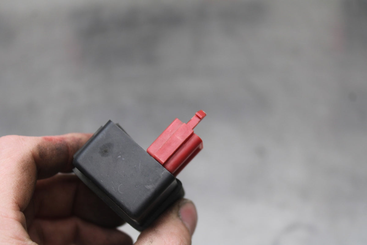 98 KAWASAKI NINJA ZX6 FUEL PUMP RELAY SWITCH BB870