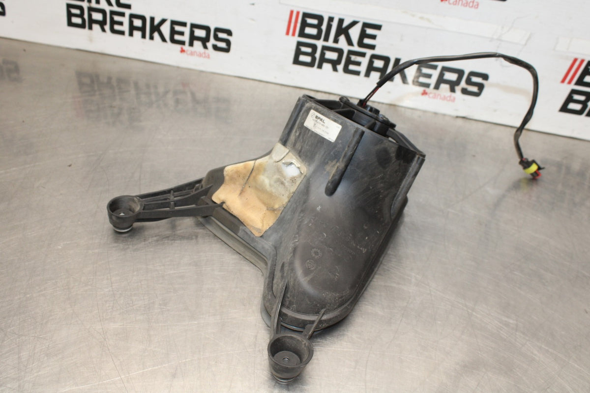 16 DUCATI 959 PANIGALE ENGINE RADIATOR COOLING FAN BB912