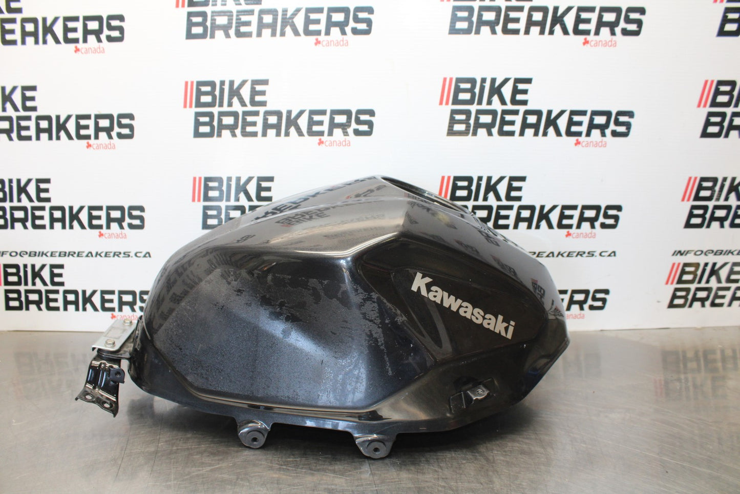 18-23 KAWASAKI NINJA 400 EX400 ABS GAS TANK FUEL CELL PETROL RESERVOIR BB192