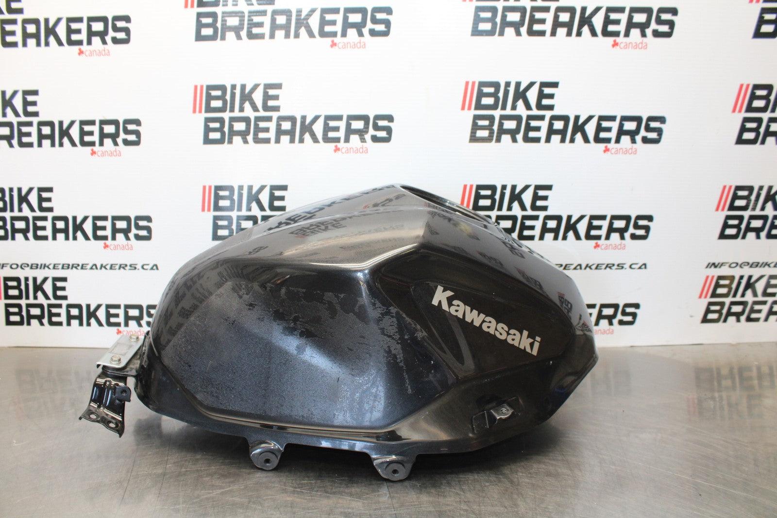 18-23 KAWASAKI NINJA 400 EX400 ABS GAS TANK FUEL CELL PETROL RESERVOIR BB192