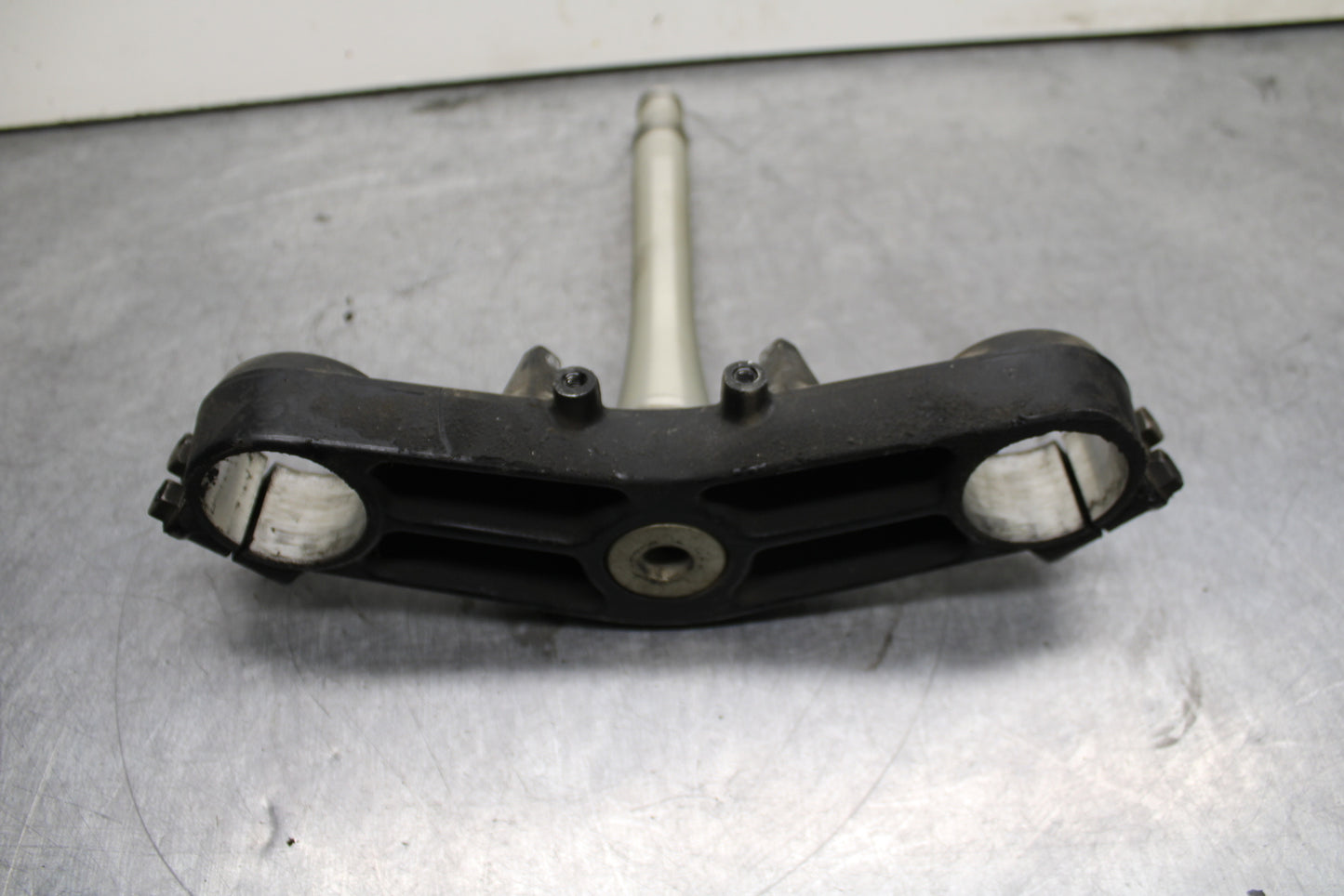 00-02 KAWASAKI NINJA ZX6R FRONT FORKS CLAMP LOWER TRIPLE TREE STEM BB750