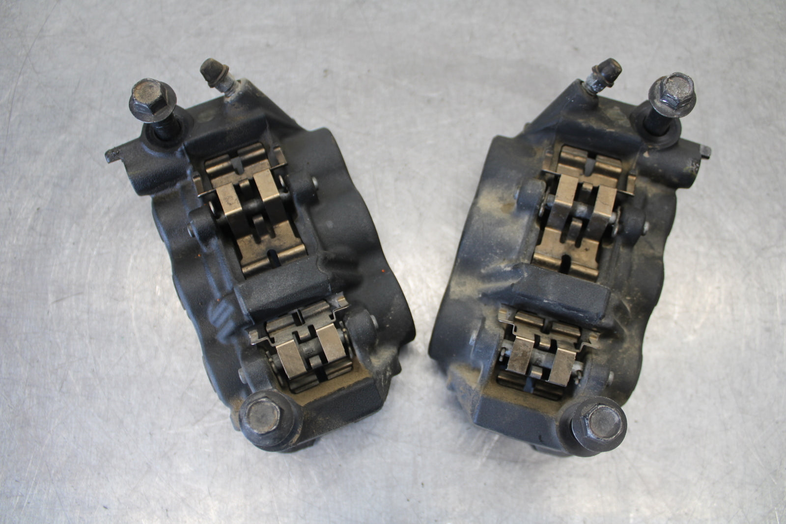 09-14 YAMAHA YZF R1 RIGHT LEFT FRONT BRAKE CALIPER SET PAIR CALIPERS BB696