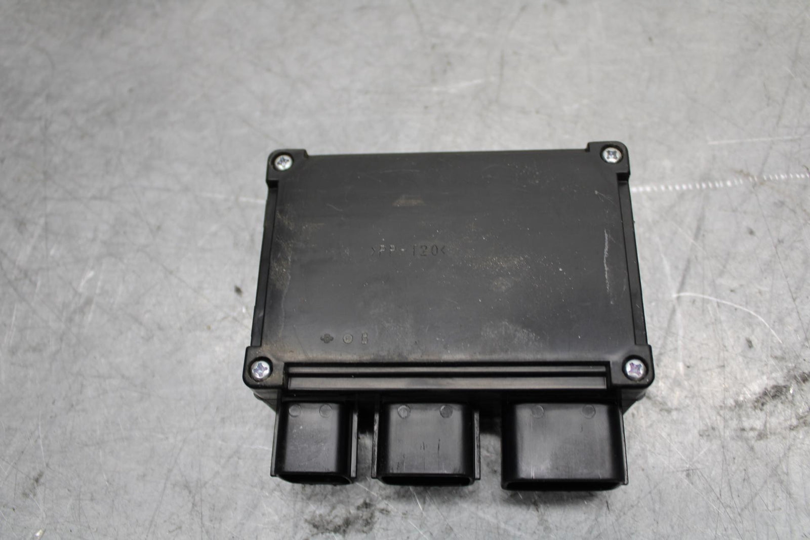 17 KAWASAKI Z900 ZR900 RELAY ASSEMBLY FUSE BOX BB549