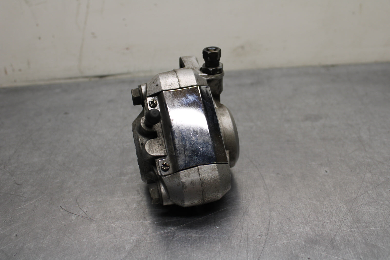 00 SUZUKI INTRUDER 1500 VL1500 RIGHT FRONT BRAKE CALIPER BB761
