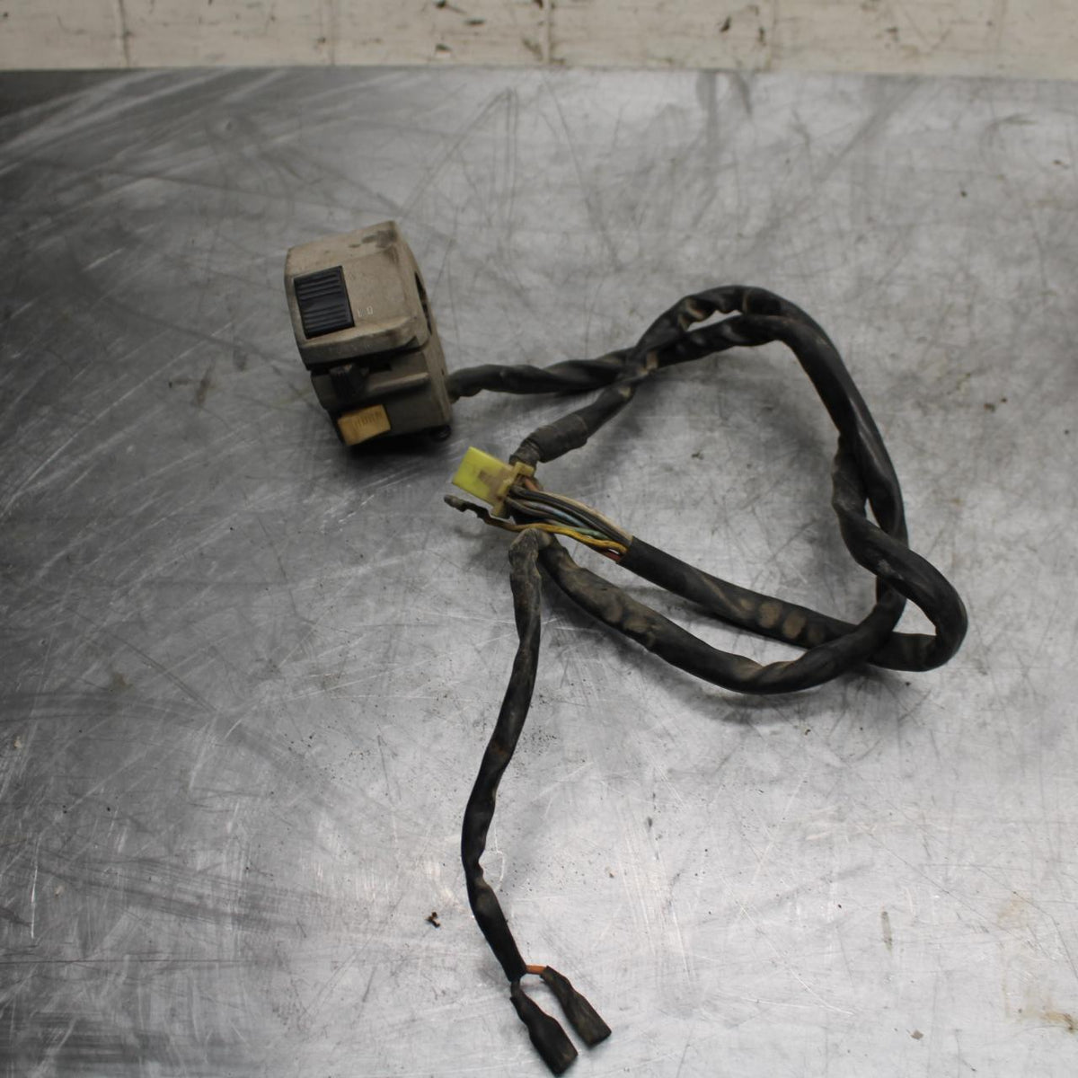 91-92 SUZUKI GSXR750 M  LEFT CLIP ON HANDLE HORN SIGNALS SWITCH SWITCHES BB493