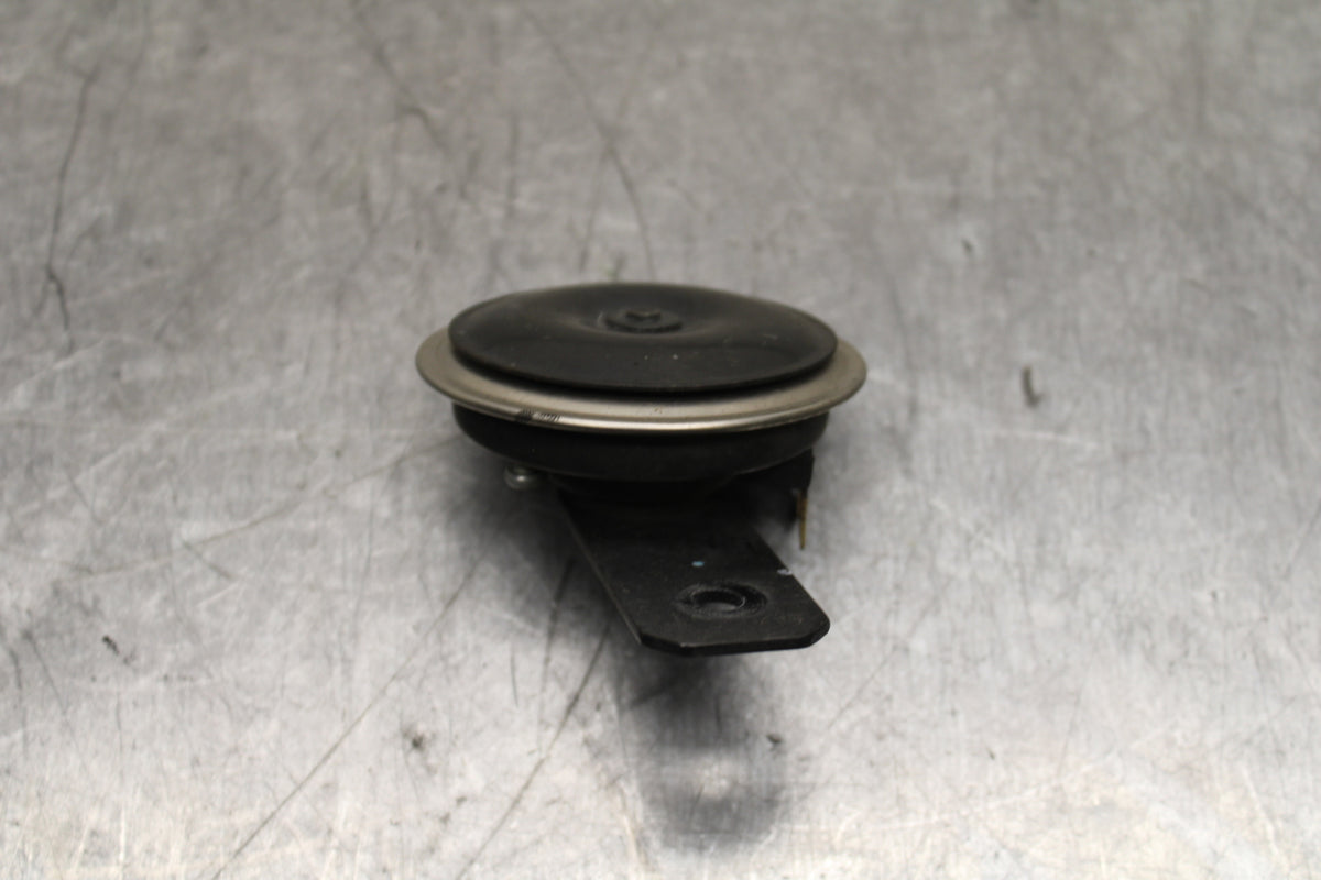 19-22 KAWASAKI Z400 HORN SIGNAL BB738