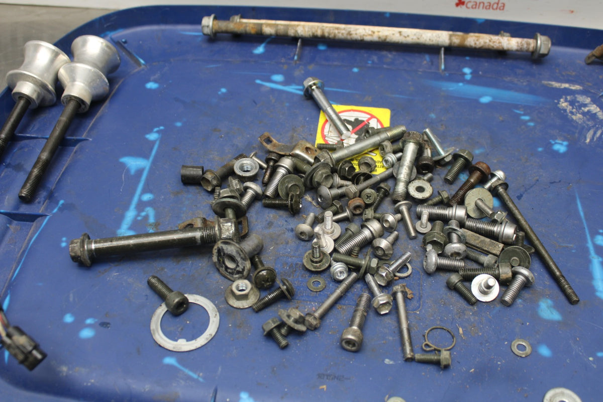 06 SUZUKI SV650S MOUNTING BOLTS HARDWARE MOTOR SCREWS BB783