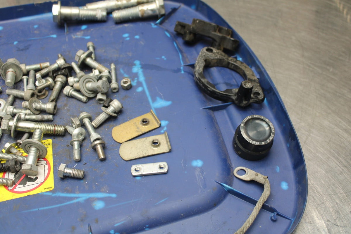 09 HARLEY-DAVIDSON SPORTSTER 1200 CUSTOM XL1200C MOUNTING BOLTS HARDWARE BB776