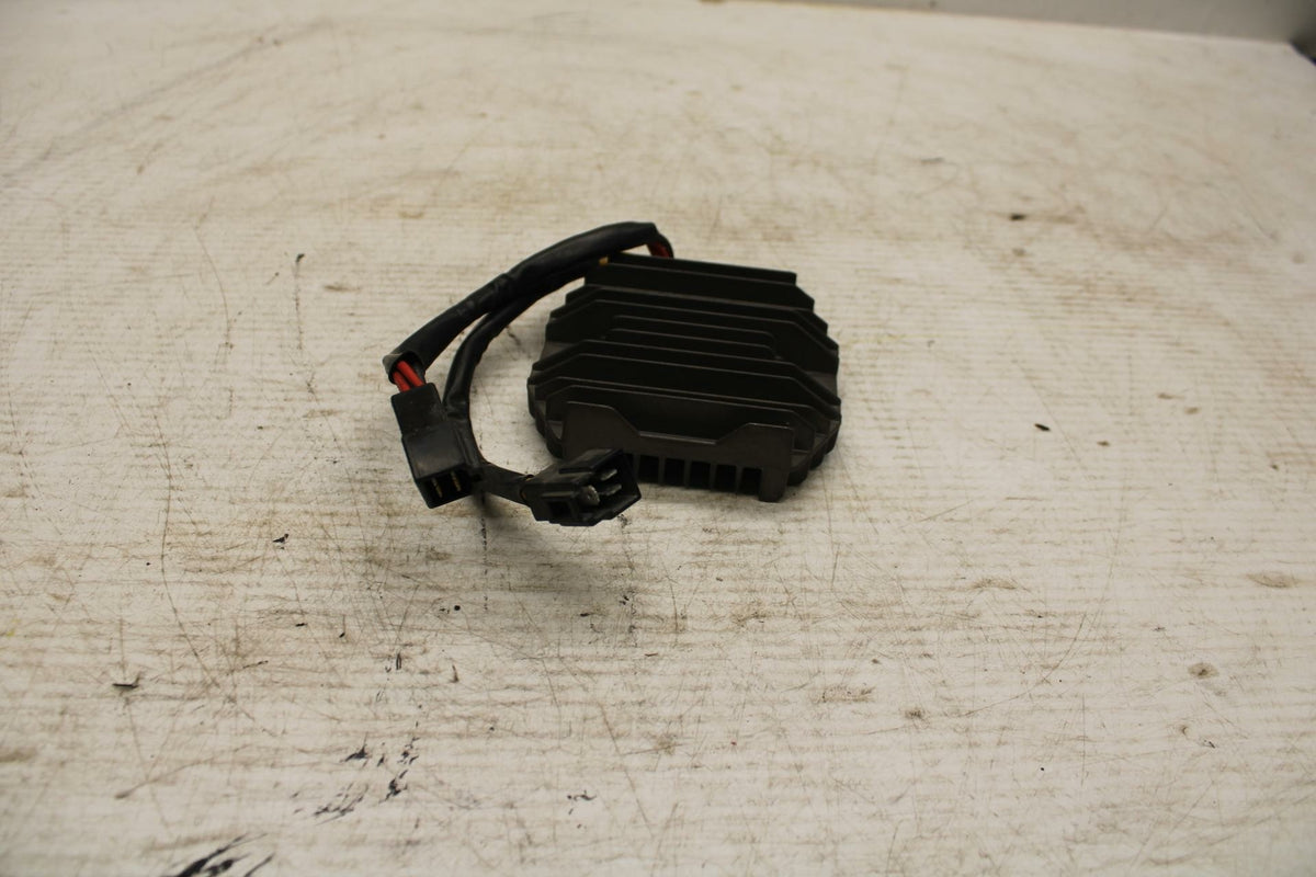 08-11 TRIUMPH SPEED TRIPLE RECTIFIER VOLTAGE REGULATOR BB366