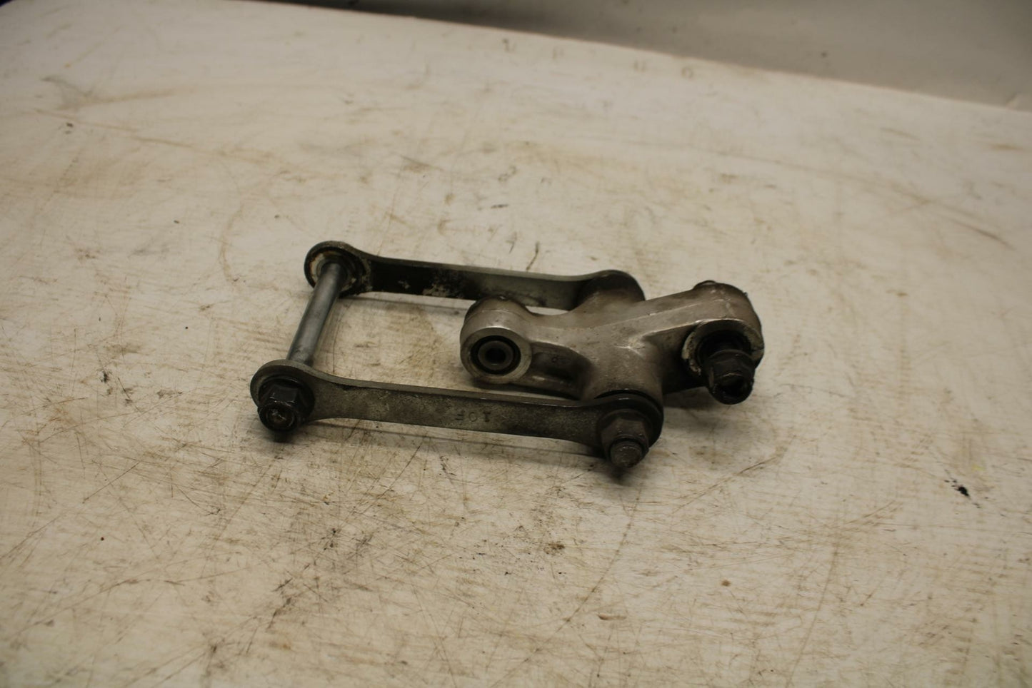 05-09 SUZUKI BOULEVARD C90 REAR BACK SHOCK LINK BB357