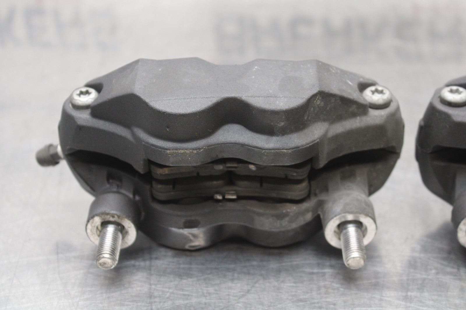 08-10 SUZUKI GSXR 600 RIGHT LEFT FRONT BRAKE CALIPER SET PAIR CALIPERS BB202