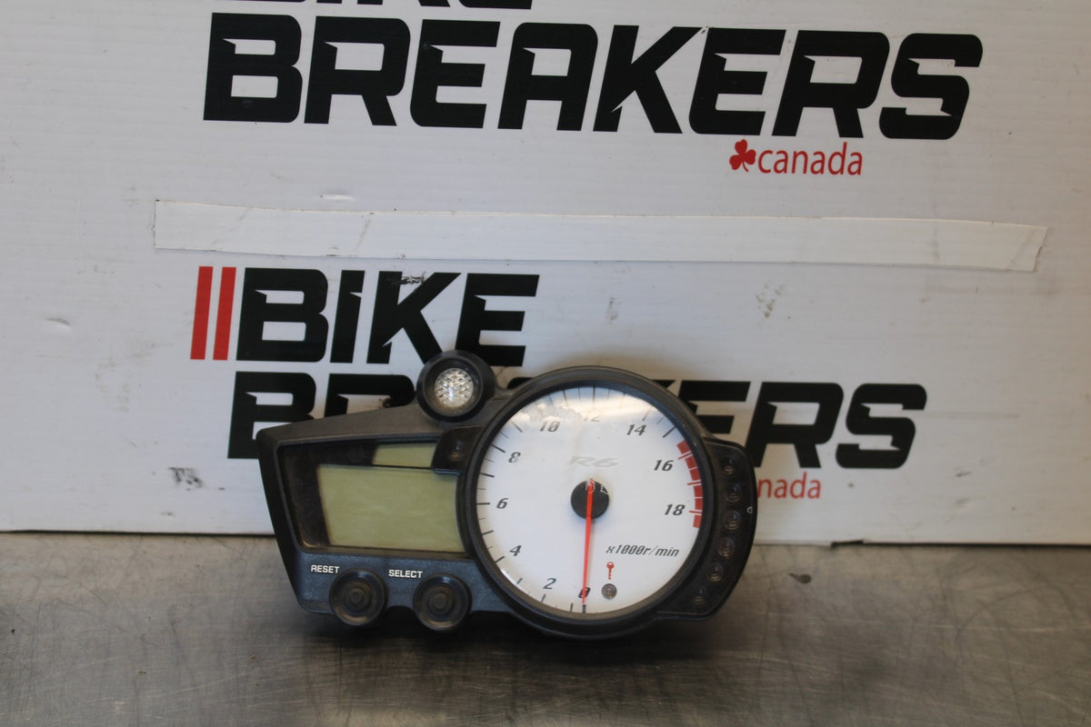 05 YAMAHA YZF R6 SPEEDO TACH GAUGES DISPLAY CLUSTER SPEEDOMETER TACHOMETER BB890