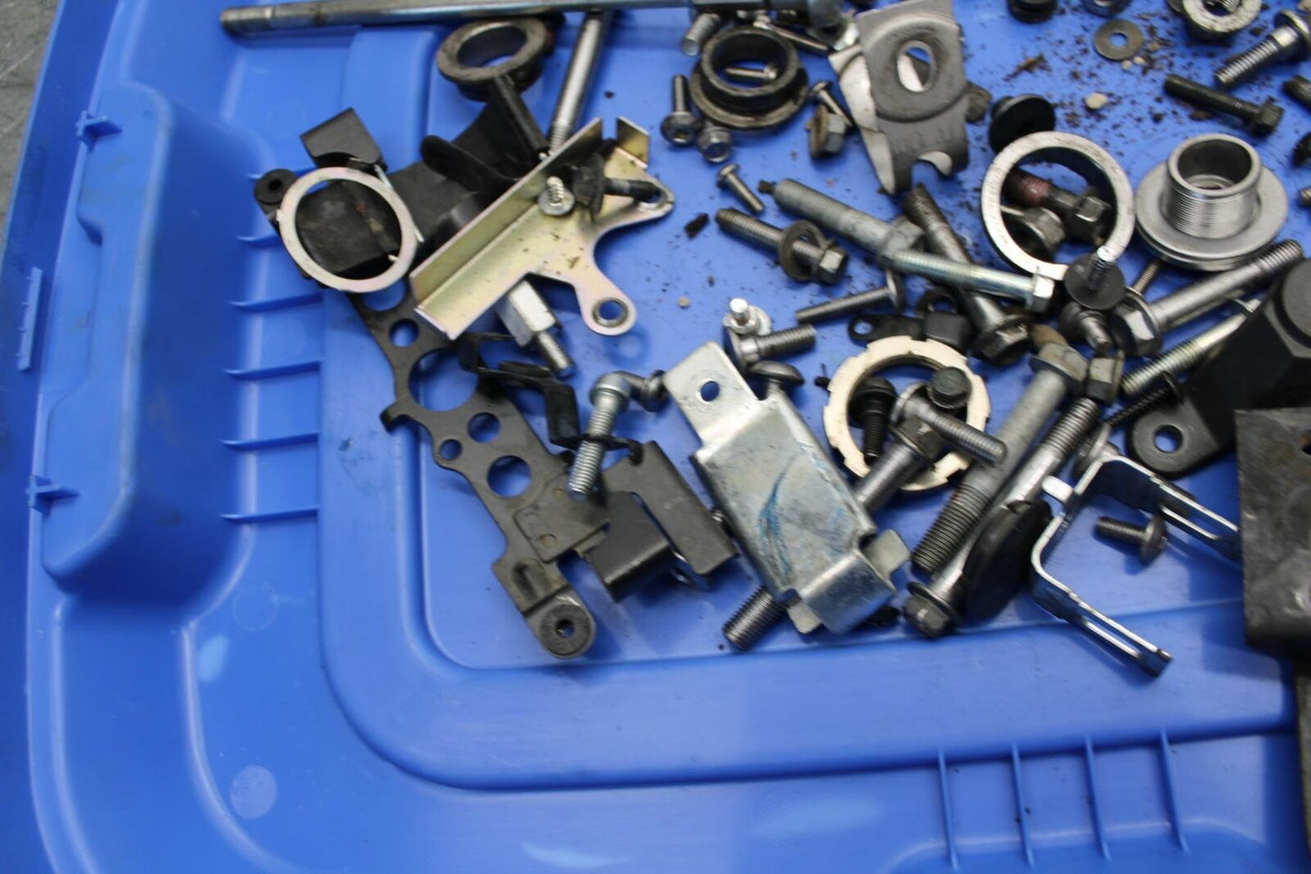 2008 Kawasaki Ninja ZX10R LEFTOVER MOUNTING BOLTS HARDWARE MOTOR SCREWS BB524