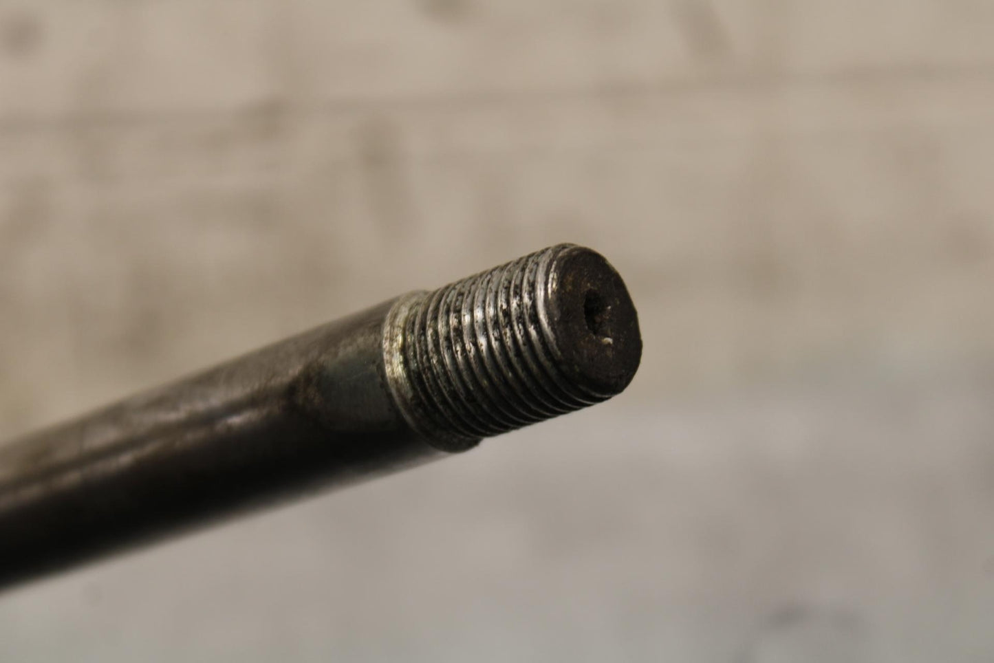 00-01 KAWASAKI ZZR600 FRONT WHEEL RIM AXLE PIVOT BOLT BB568