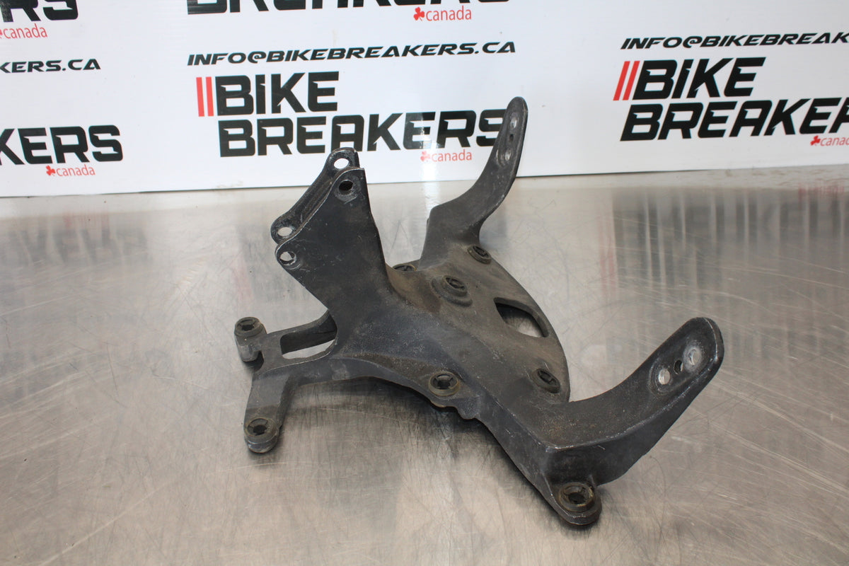 07-08 YAMAHA YZF R1 UPPER FAIRING MIRROR GAUGES STAY BRACKET BB160