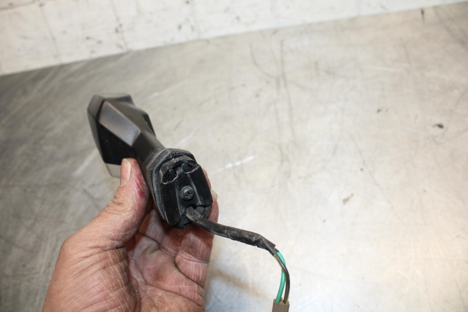 11-14 KAWASAKI VERSYS 650 LE 650C RIGHT FRONT TURN SIGNAL LIGHT INDICATOR BB498