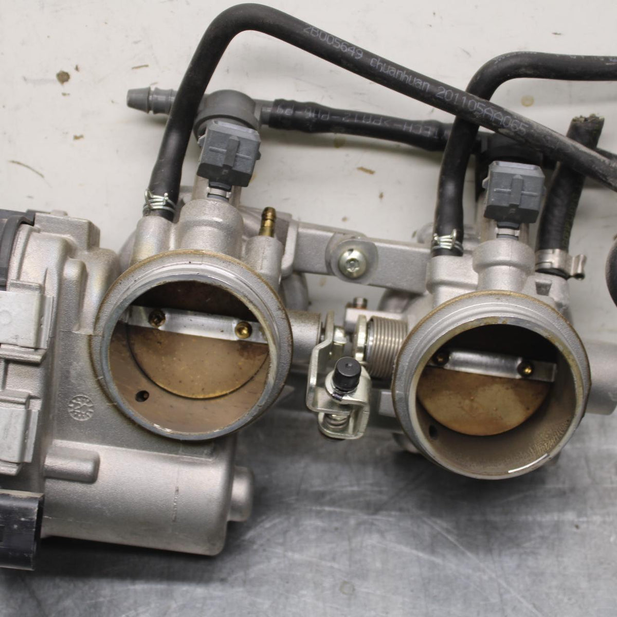 20-23 APRILIA RS660 MAIN FUEL INJECTORS / THROTTLE BODIES BB643