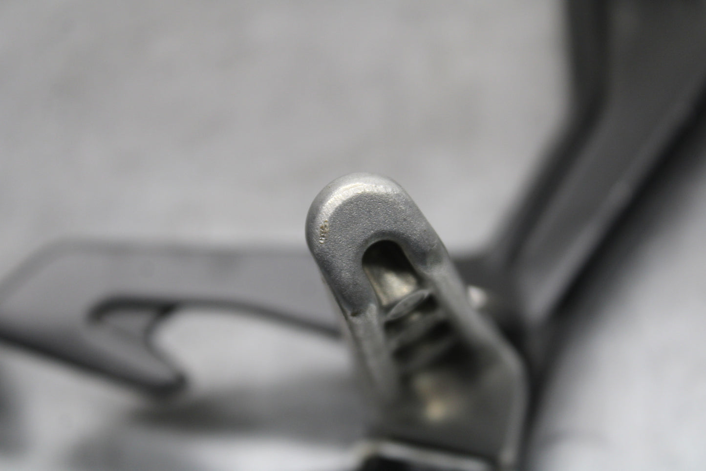 24 KAWASAKI NINJA 500 ABS REAR BACK PASSENGER PEG SET PAIR BB730