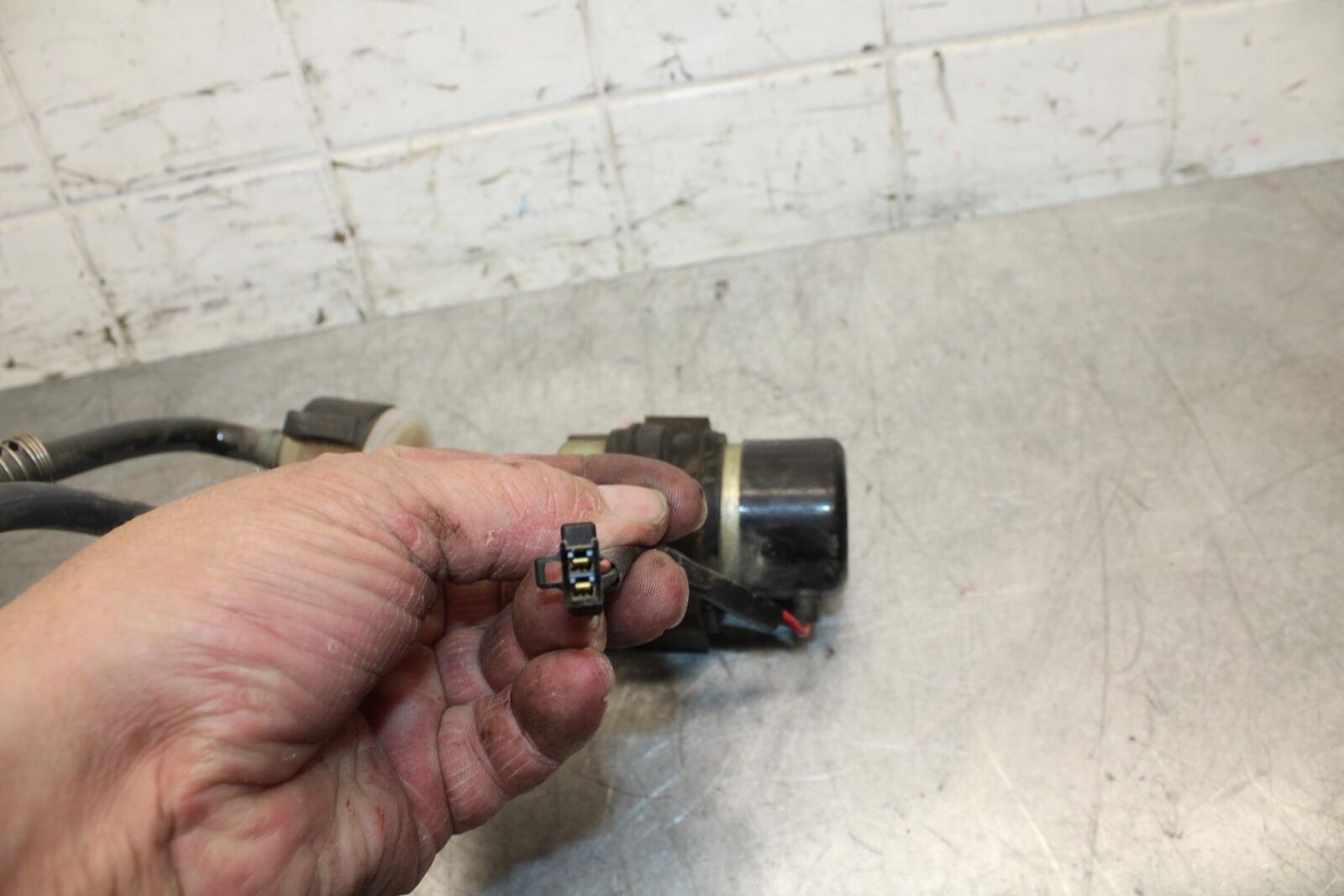 2001 Kawasaki Ninja ZX6 ZX600E FUEL PUMP GAS PETROL SENDER UNIT BB547