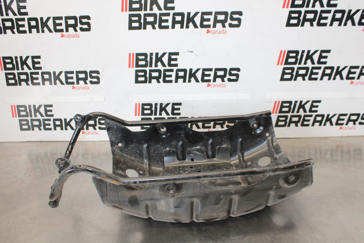 07 SUZUKI BOULEVARD M50 REAR BACK FENDER SUPPORT FRAME SUBFRAME BB897