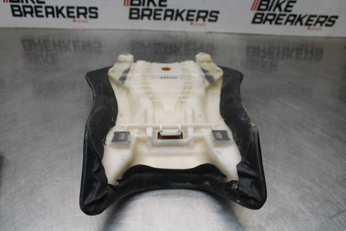 07 YAMAHA YZF R1 FRONT DRIVERS SEAT PAD SADDLE PILLION BB826