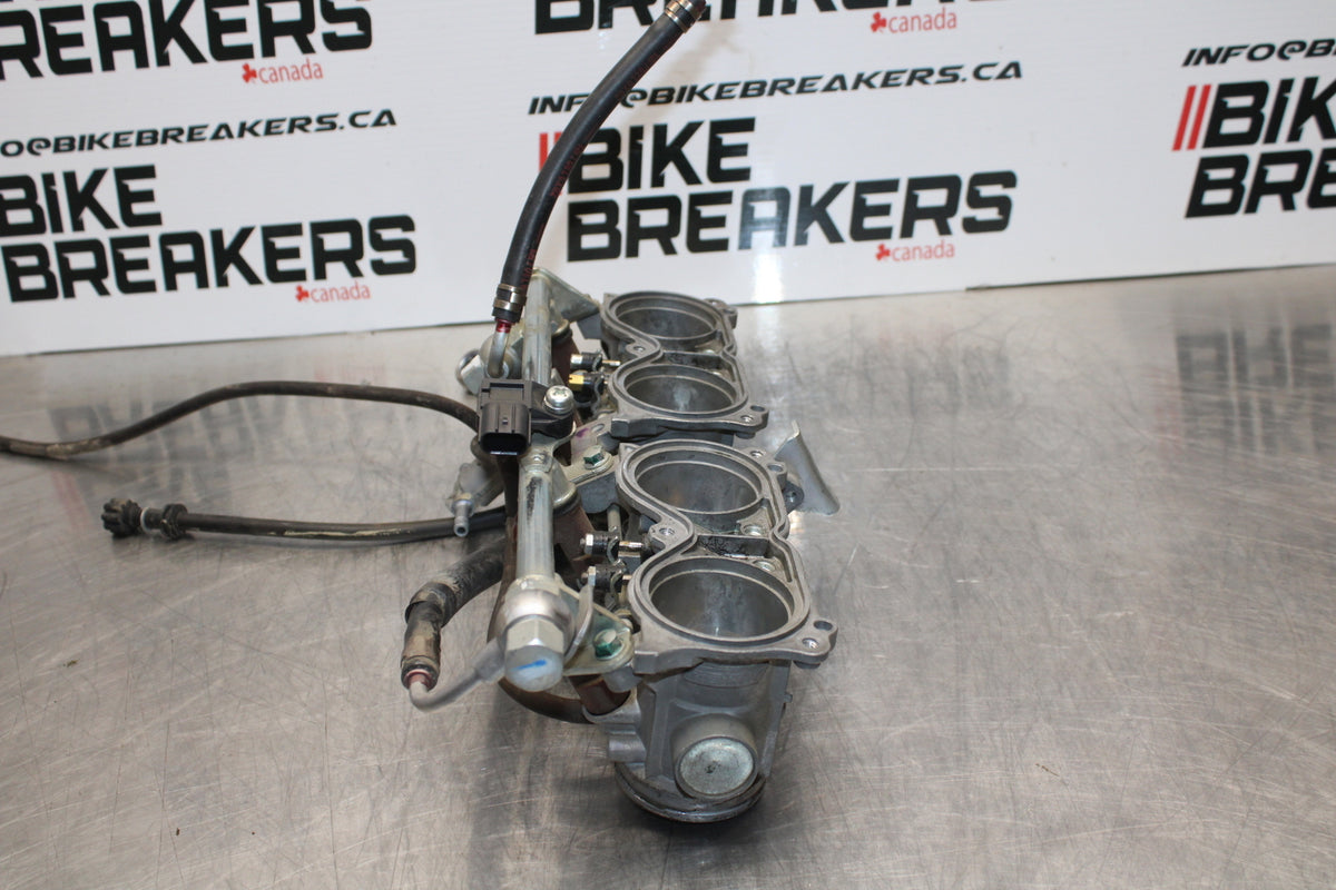 06-07 HONDA CBR1000RR MAIN FUEL INJECTORS / THROTTLE BODIES BB166