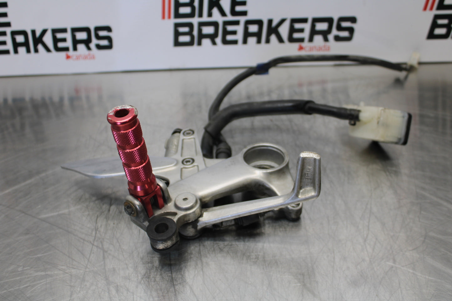 98-05 HONDA SUPER HAWK 1000 VTR1000F RIGHT REARSET REAR SET FOOT PEG REST BB152