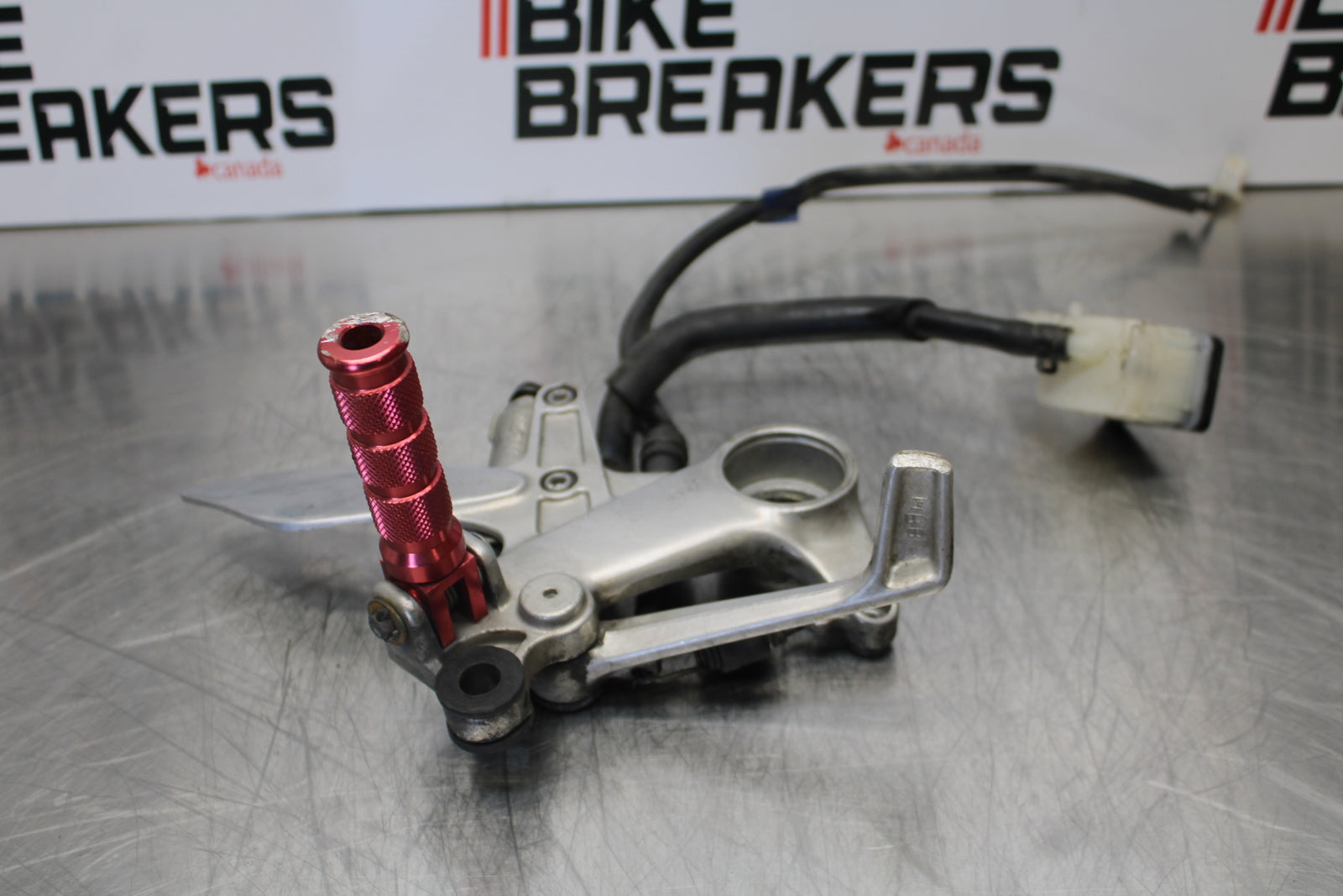 98-05 HONDA SUPER HAWK 1000 VTR1000F RIGHT REARSET REAR SET FOOT PEG REST BB152