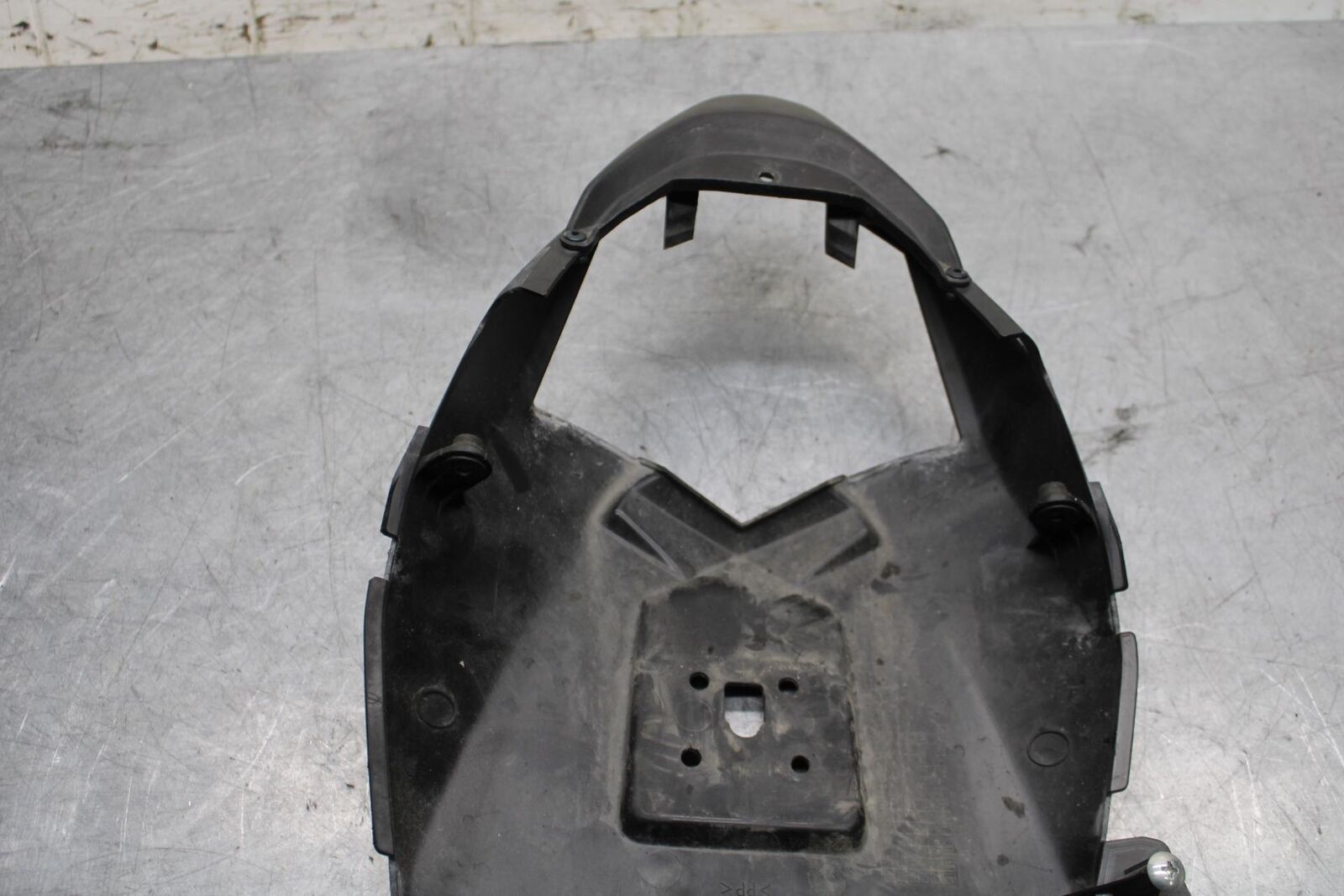 2009 Kawasaki Ninja ZX6R ZX600R REAR TAILLIGHT BRAKE LIGHT TRIM  BB548