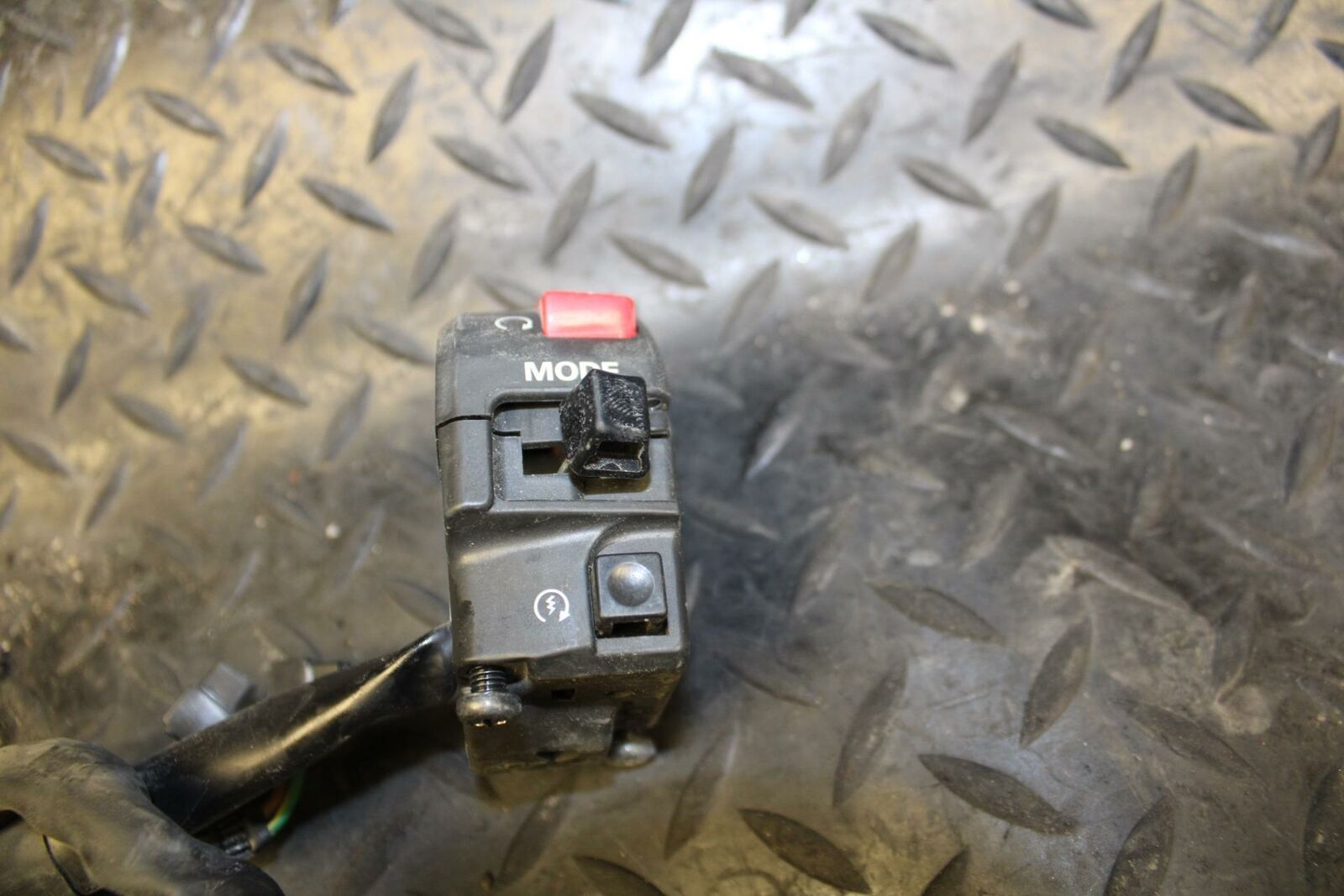 09-14 YAMAHA YZF R1 RIGHT CLIP ON HANDLE KILL OFF START SWITCH SWITCHES BB192