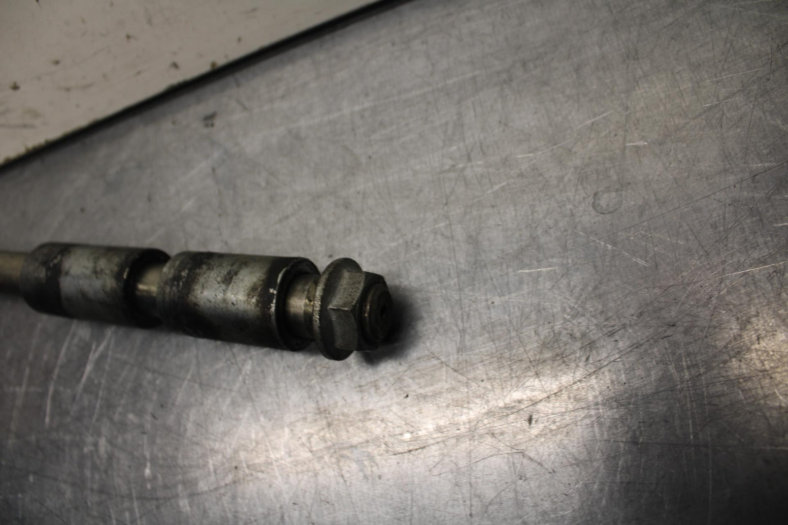 1996 Kawasaki Vulcan 800 VN800B Classic FRONT WHEEL RIM AXLE PIVOT BOLT BB93