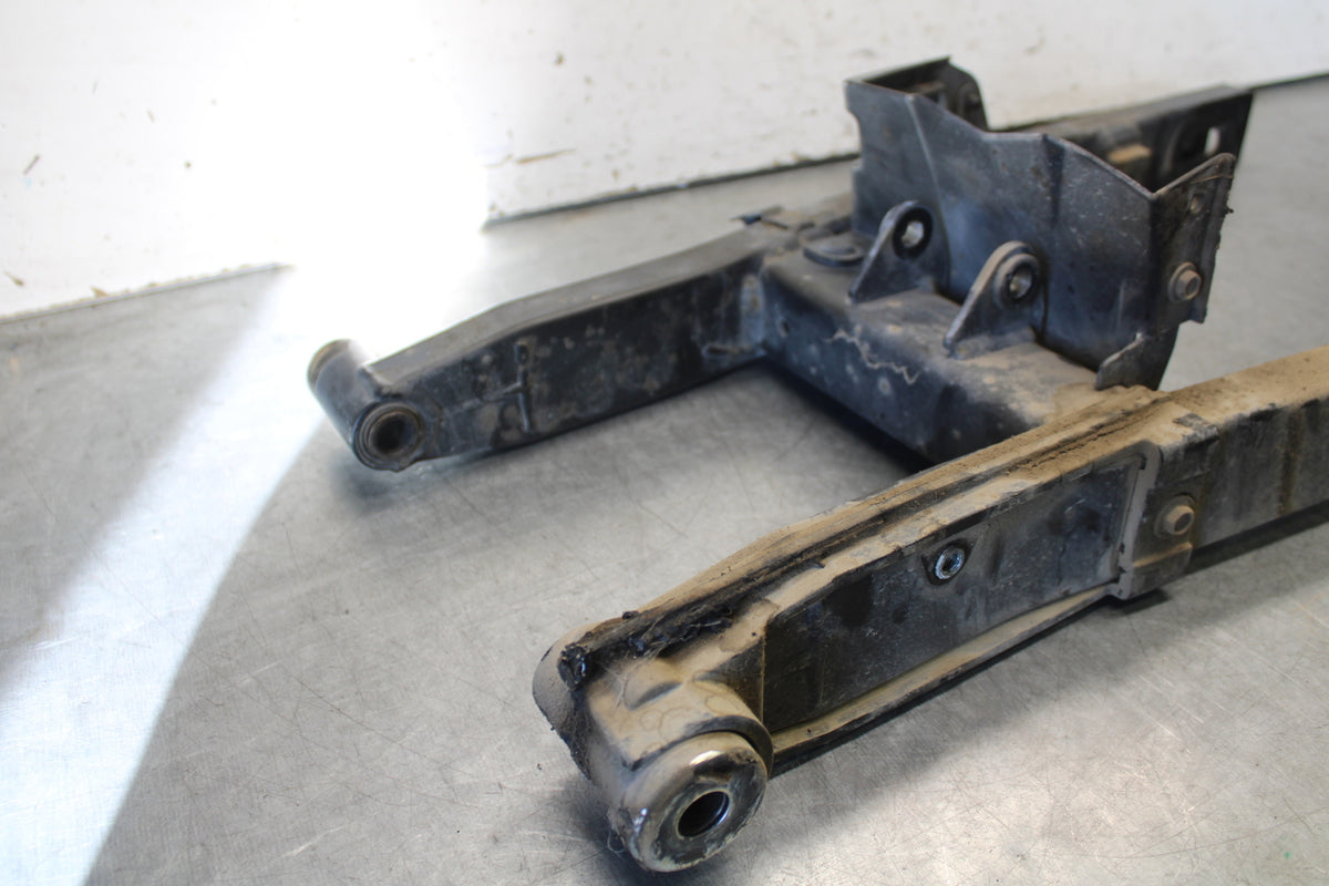 09-15 YAMAHA FZ6R REAR SWINGARM BACK SUSPENSION SWING ARM BB686