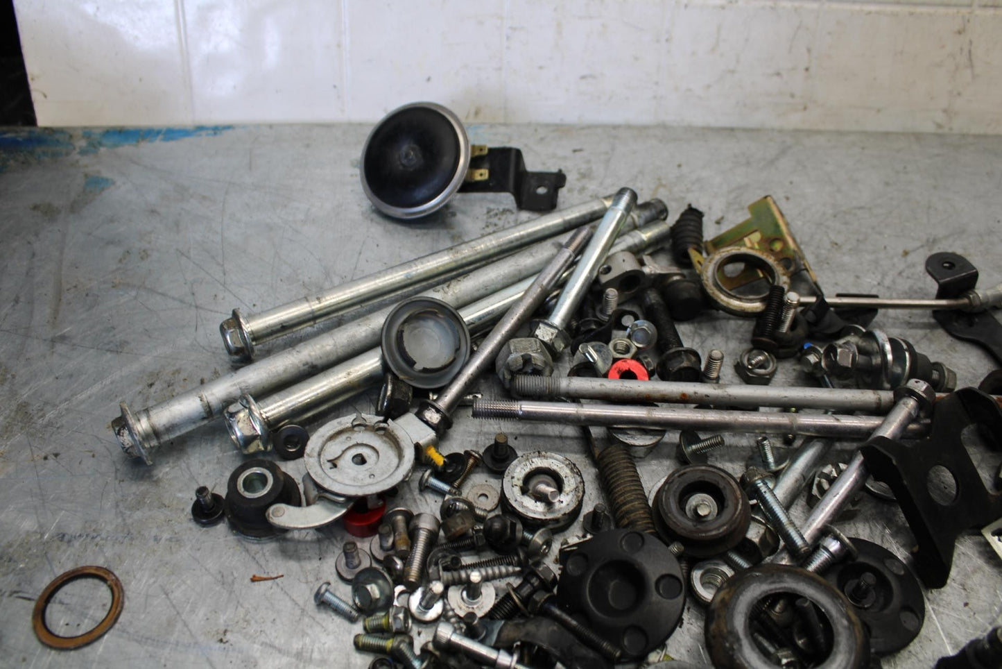 13-17 KAWASAKI NINJA 300 ENGINE MOUNTING BOLTS RANDOM HARDWARE  SCREWS BB429