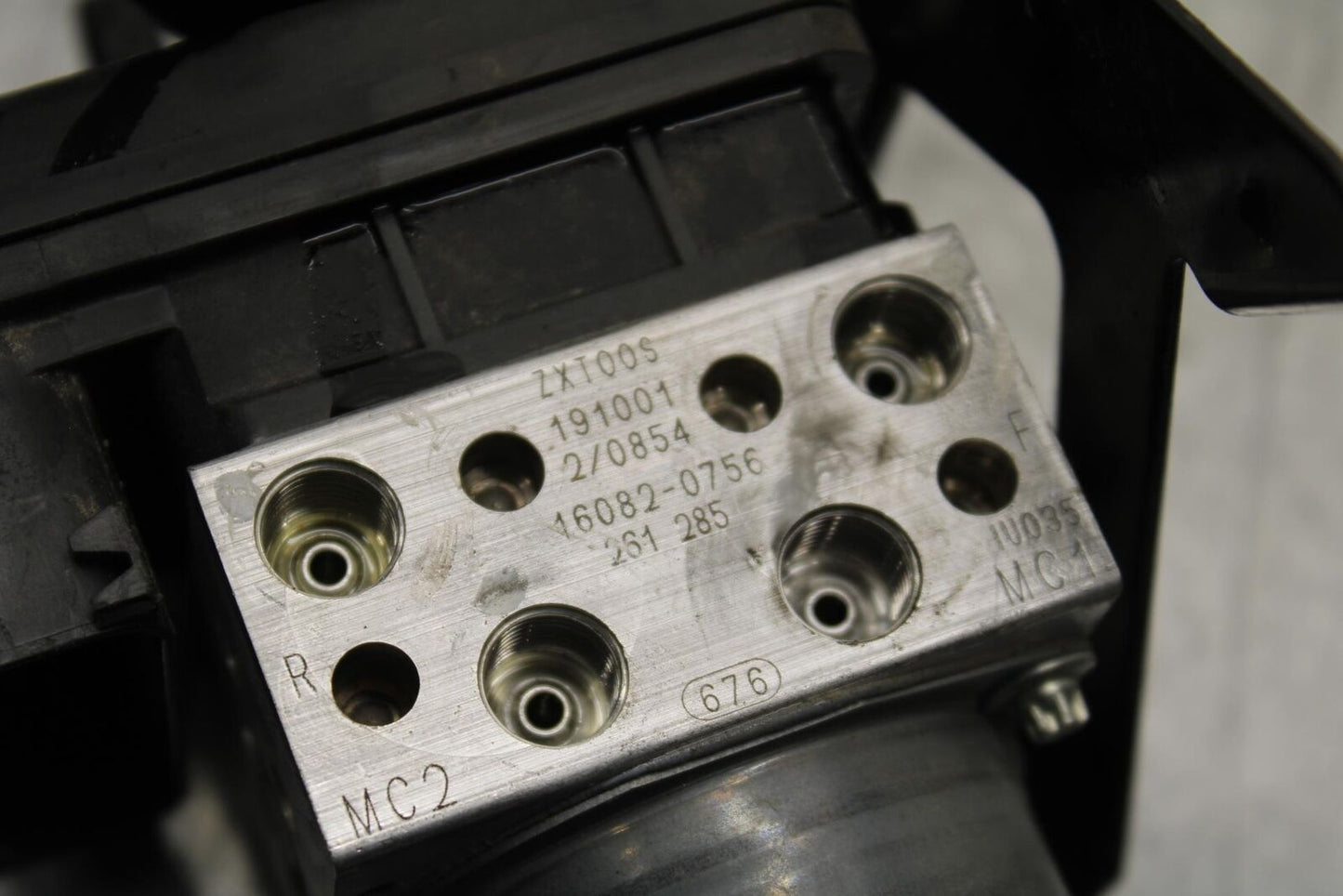 16-20 KAWASAKI ZX10R ABS PUMP UNIT MODULE BB591