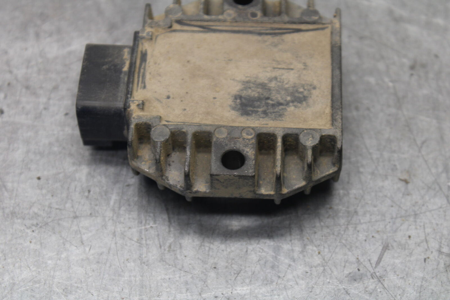 2004 Yamaha Raptor 660R YFM660R RECTIFIER VOLTAGE REGULATOR BB695