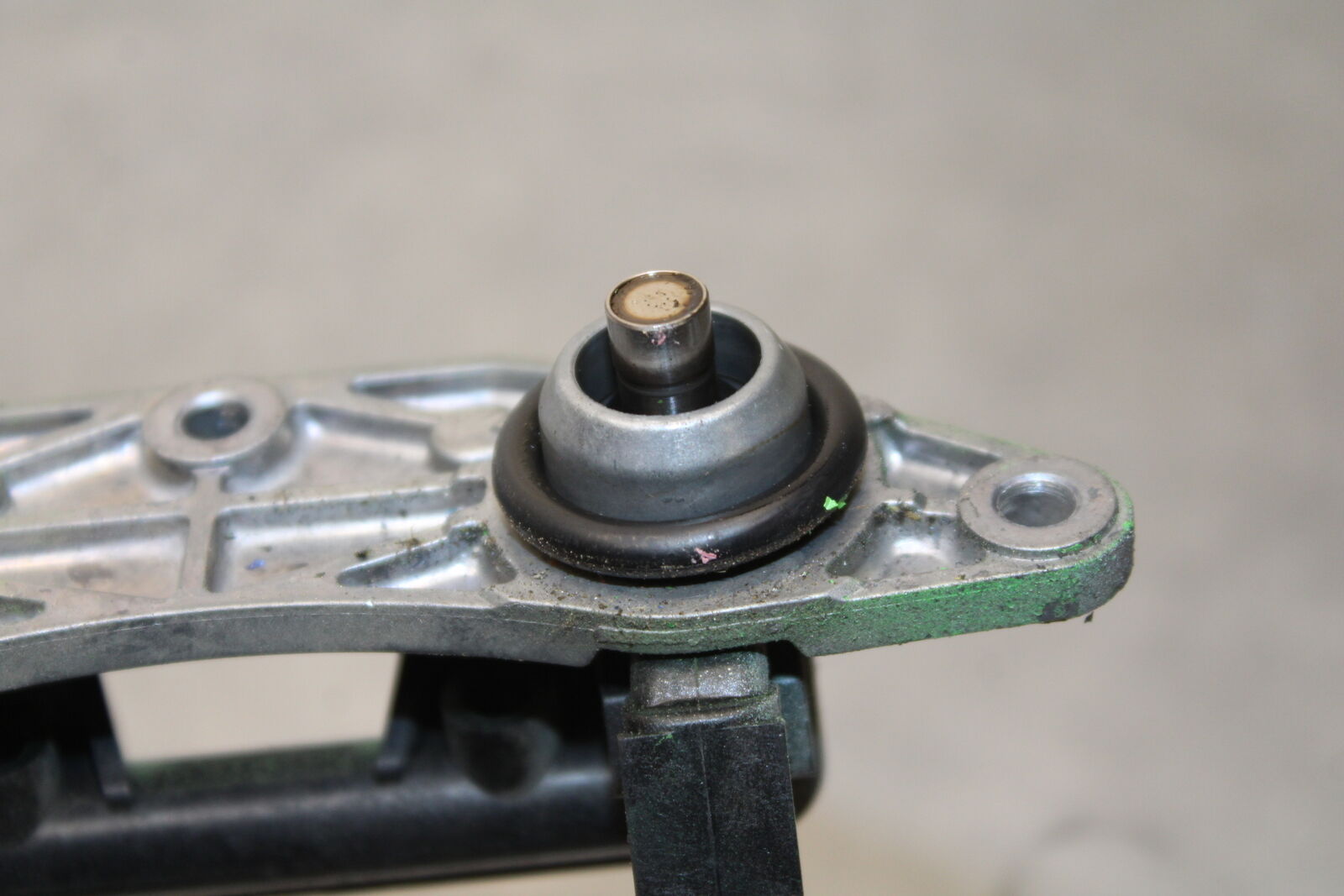 09-12 KAWASAKI NINJA ZX6R ZX600R SECONDARY FUEL INJECTORS TOP GAS RAIL BB656