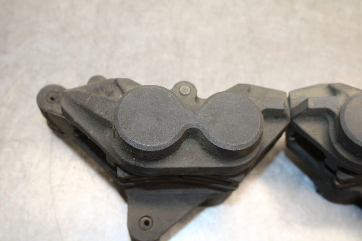 03-05 YAMAHA YZF R6  RIGHT LEFT FRONT BRAKE CALIPER SET PAIR CALIPERS BB751