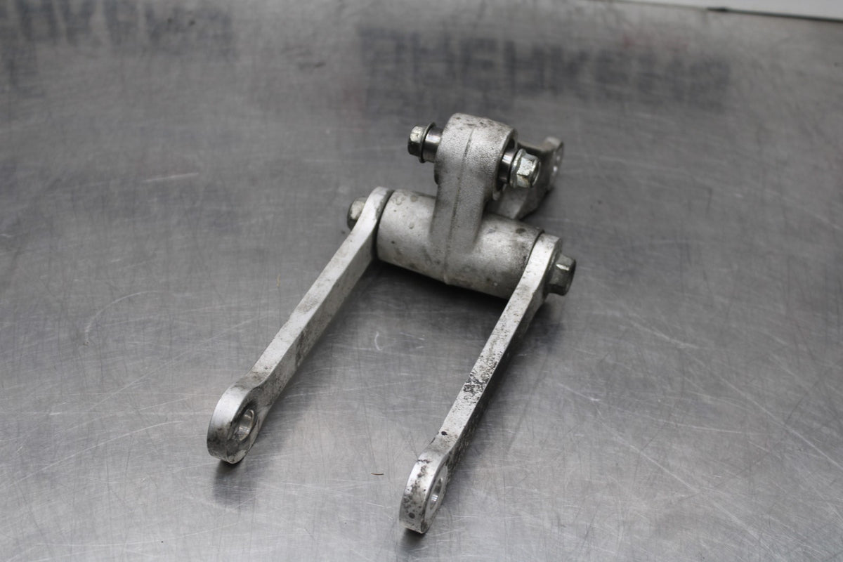 18 YAMAHA YZF R1  REAR DOGBONE SHOCK LINKAGE LINK BB838