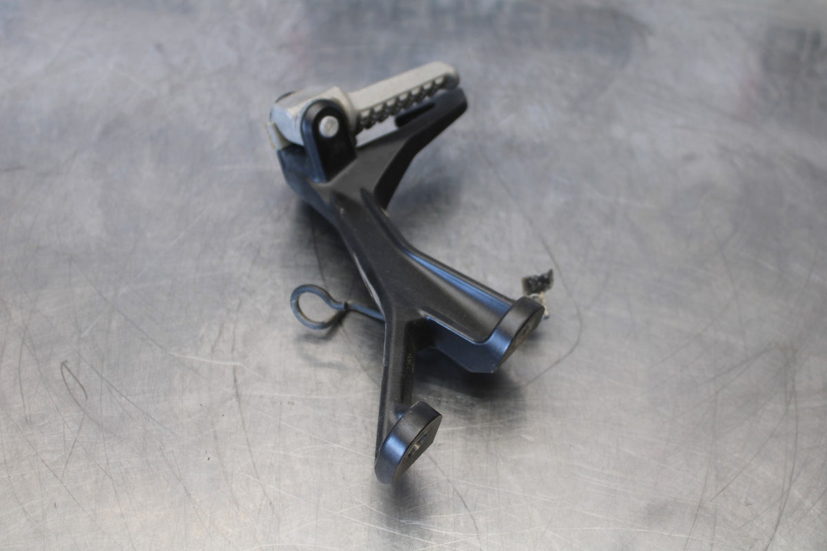 24-25 KAWASAKI NINJA 500 ABS RIGHT REAR BACK PASSENGER PEG BB899