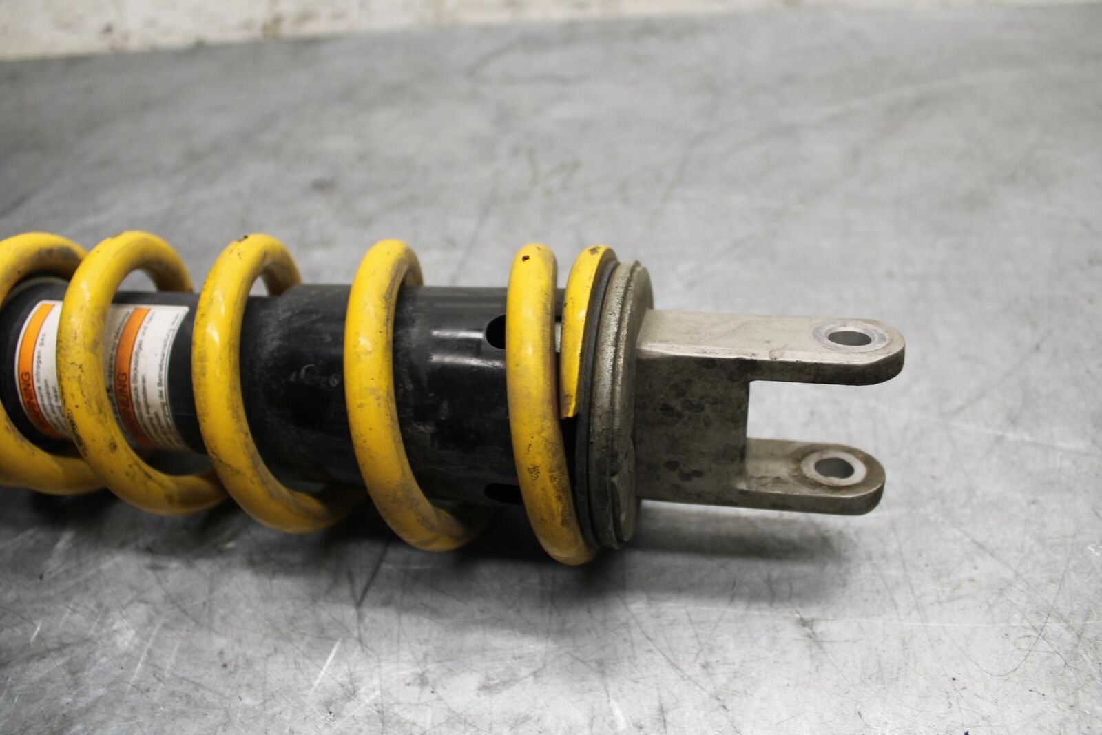 2007 Suzuki GSXR750 REAR  SHOCK ABSORBER SUSPENSION 62100-02H00-163 BB546
