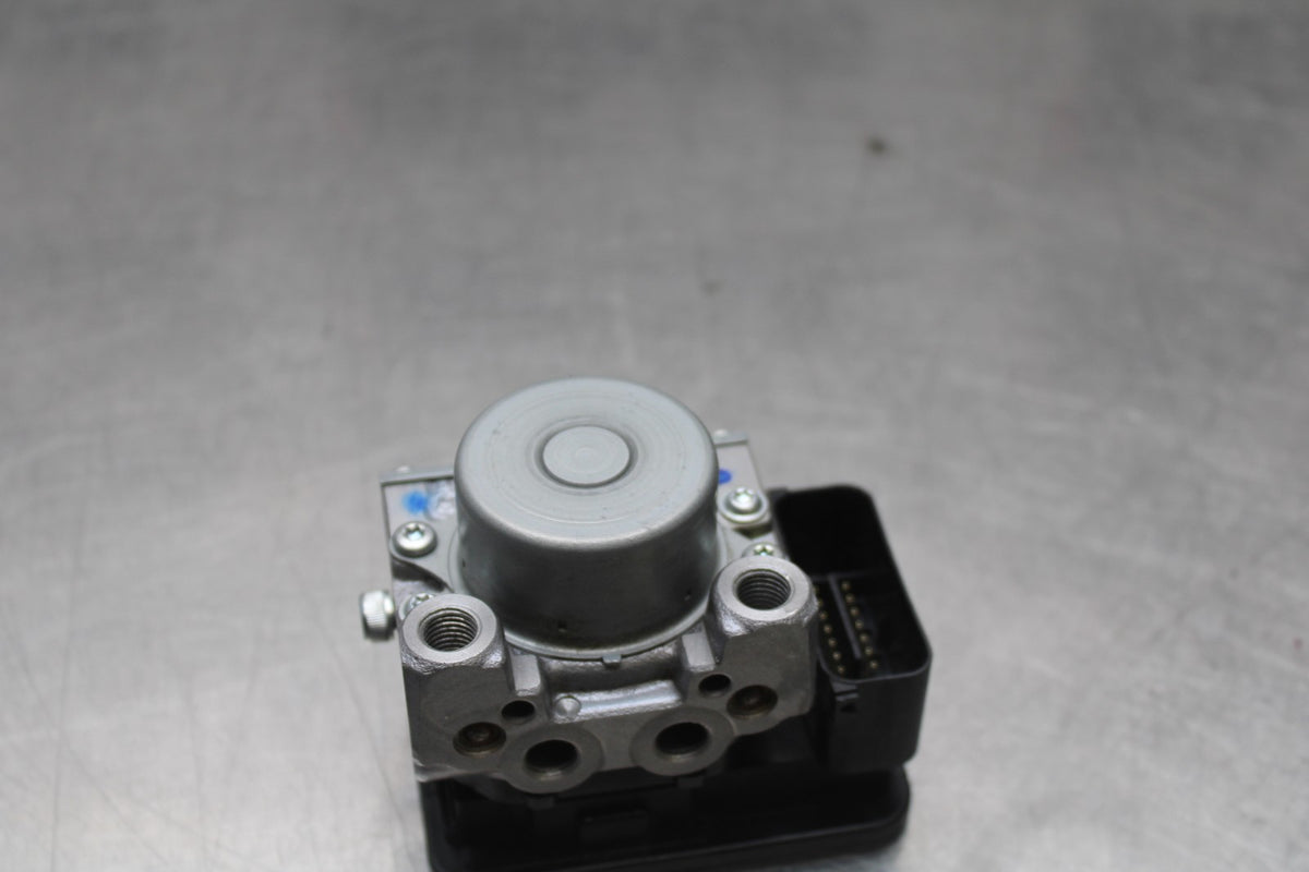24-25 SUZUKI GSXR1000 ABS PUMP UNIT MODULE BB767