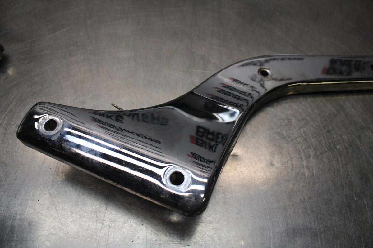 02 KAWASAKI VULCAN 800 VN800B CLASSIC REAR PASSENGER FENDER GRAB RAIL BB862