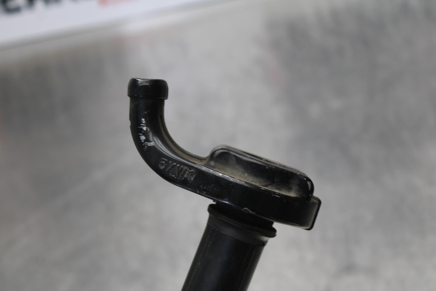 07-08 YAMAHA YZF R1 THROTTLE CABLE LINE HOUSING GUIDE BB160