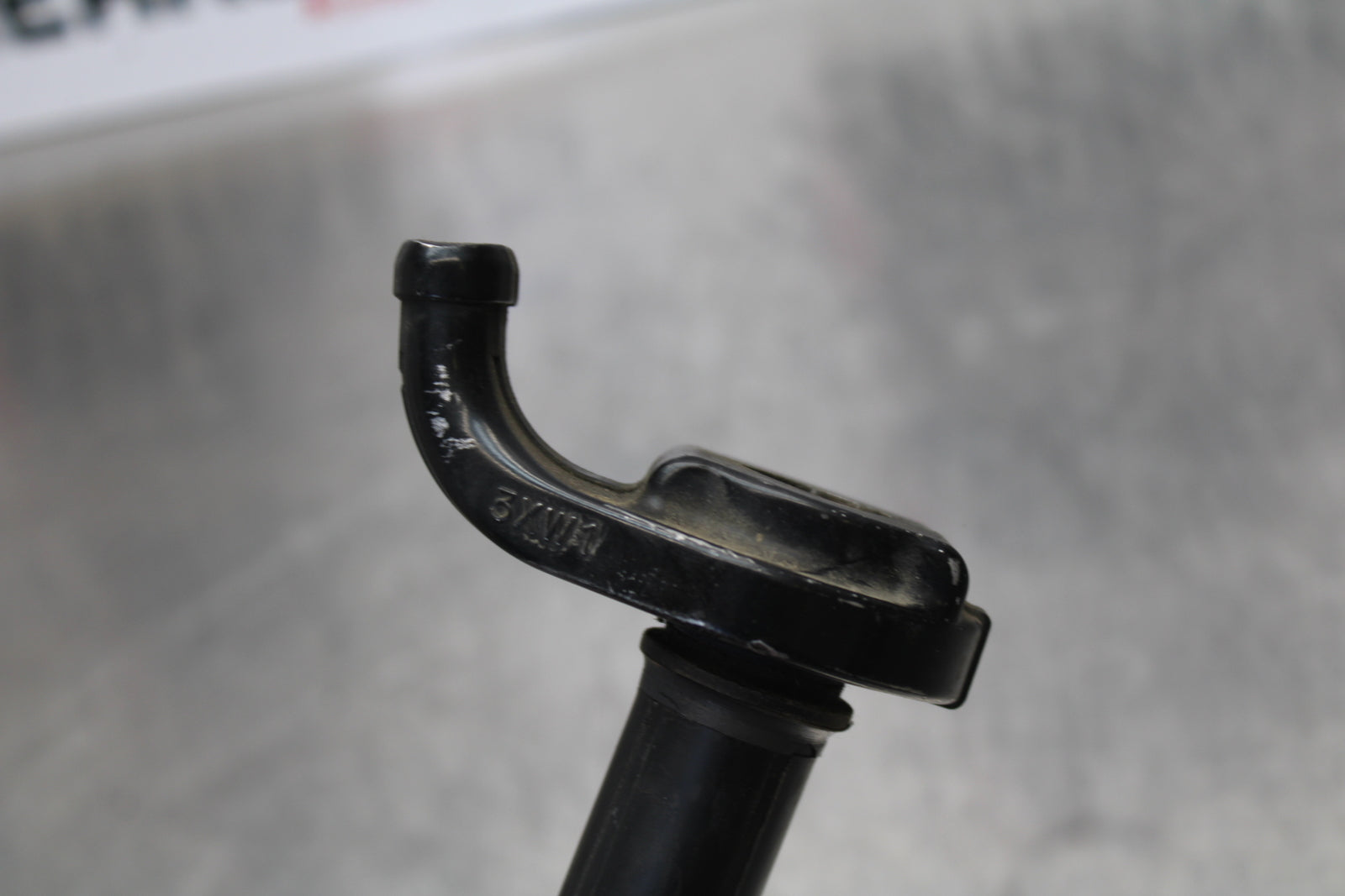 07-08 YAMAHA YZF R1 THROTTLE CABLE LINE HOUSING GUIDE BB160