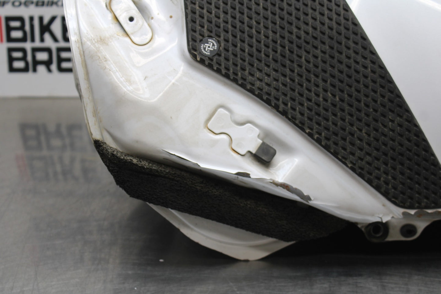 07-08 YAMAHA YZF R1 GAS TANK FUEL CELL PETROL RESERVOIR BB771
