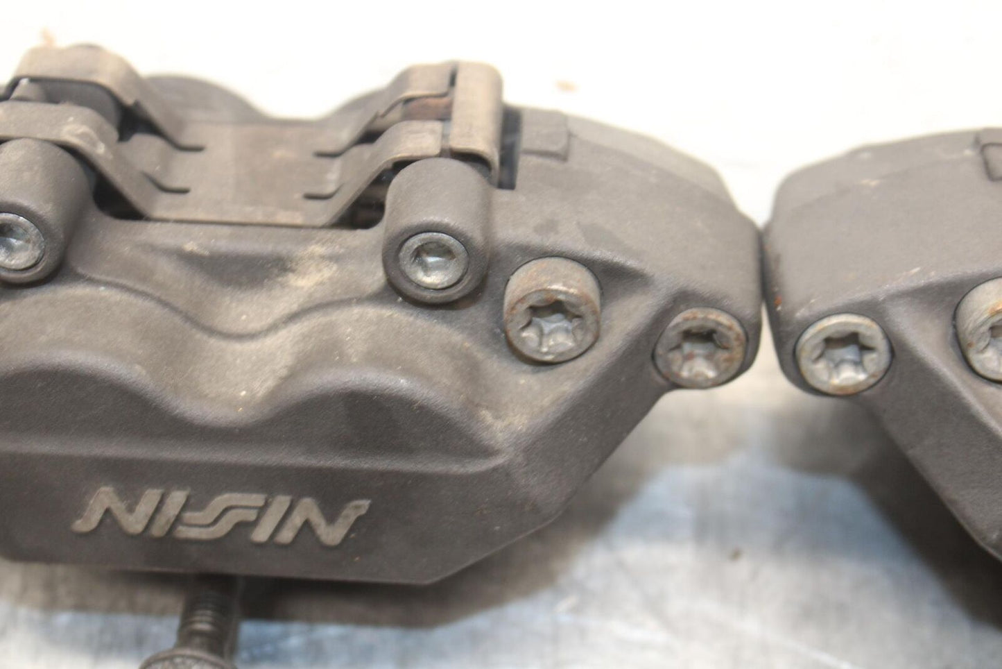 2004 Honda CBR600F4i RIGHT LEFT FRONT BRAKE CALIPER SET PAIR CALIPERS BB606