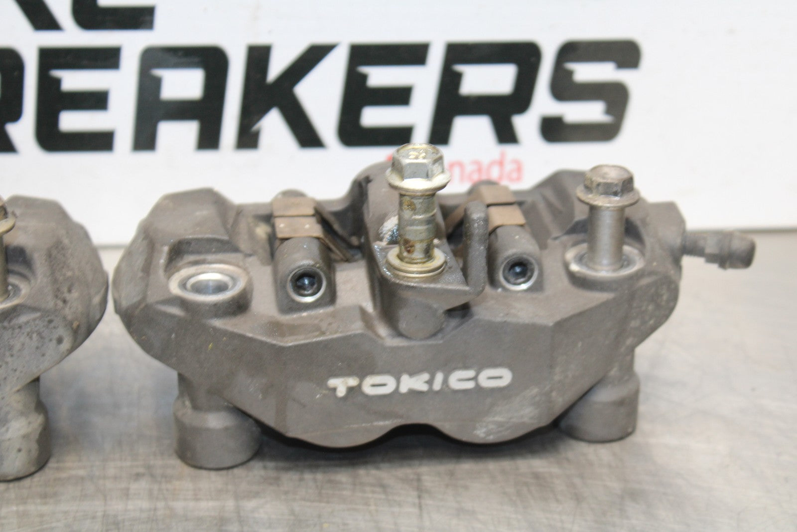 06-07 SUZUKI GSXR 600 RIGHT LEFT FRONT BRAKE CALIPER SET PAIR CALIPERS BB178