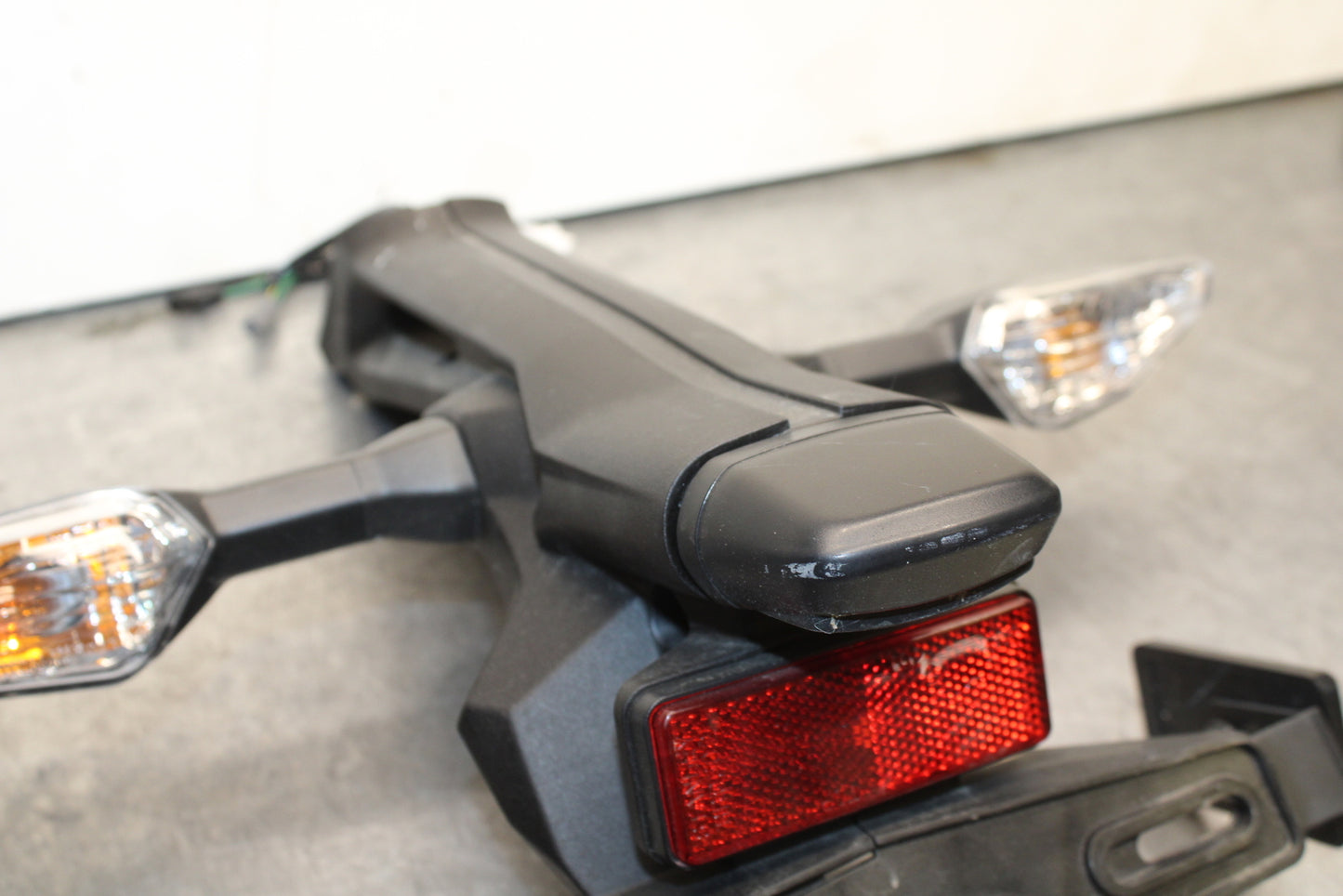 19-23 KAWASAKI NINJA ZX6R REAR BACK FENDER MUD GUARD BB749